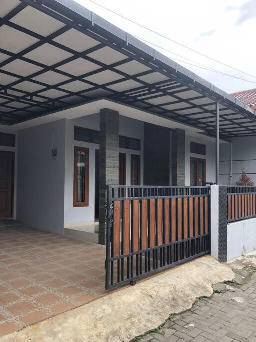 Richandy House - 3 Bedroom Full Ac & Hot Water Kejayan Esterno foto